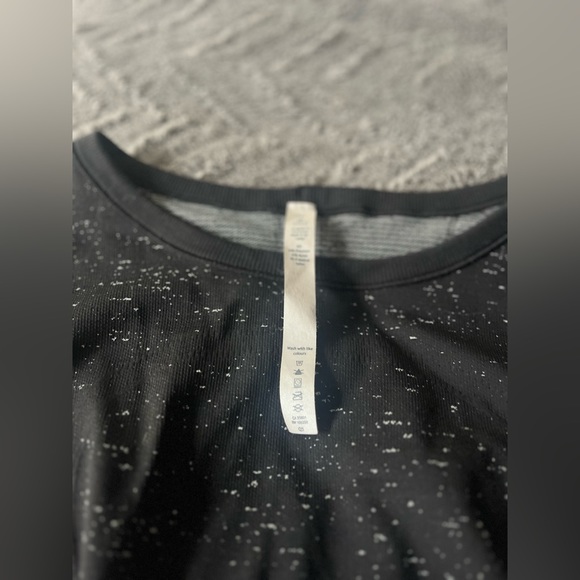Lululemon Black Pepper Long Sleeve - Picture 2 of 3